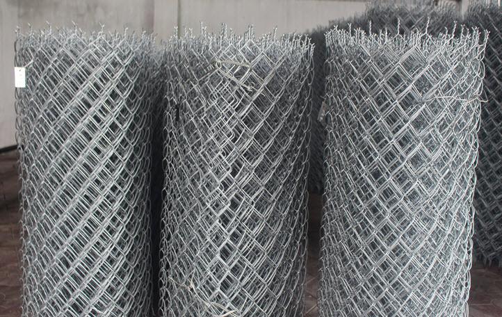 Vai trò của cua rao luoi B40 trong an toàn và quản lý công trường xây dựng